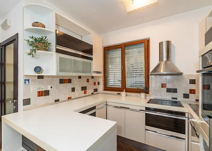 Great Bay - Free Parking Zaton (Dubrovnik-Neretva)